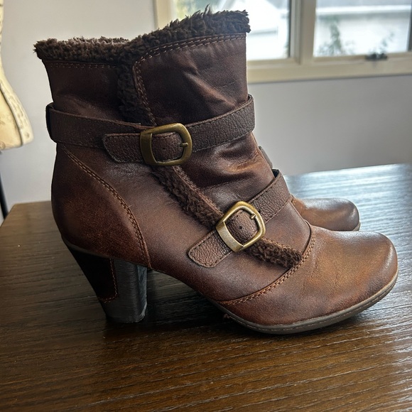Baretraps akasha ankle boots fuzzy faux leather Victorian regency prairie chic - Picture 3 of 11